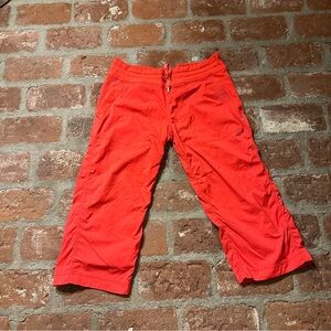 Lululemon Vibrant Capris Studio Crop Love Red No Liner size 10 Lightweight Pants